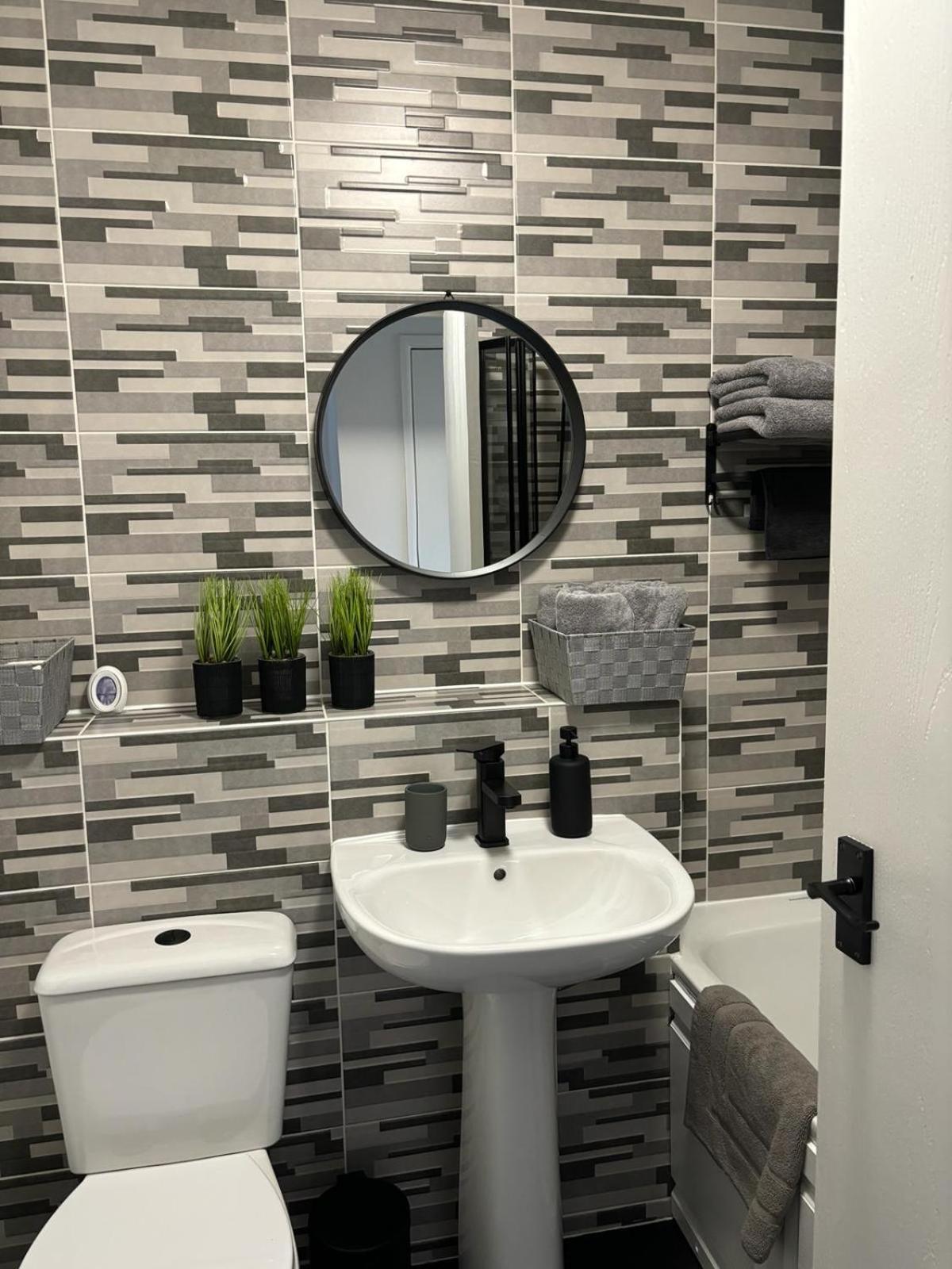 Stylish Home In Linlithgow With Free Parking Εξωτερικό φωτογραφία
